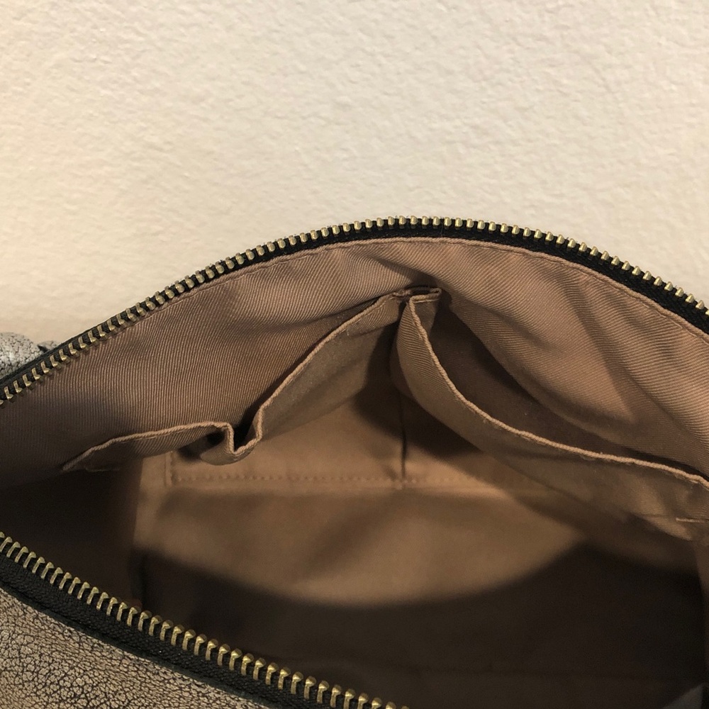 Silver Textured Shoulder Bag - Picture 4 of 6